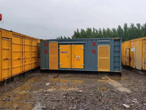 康定柴油发电机如何判断干式空气滤清器是否需要更换？