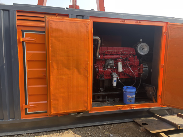 康定柴油发电机组在高温环境下运行时需要注意哪些问题？